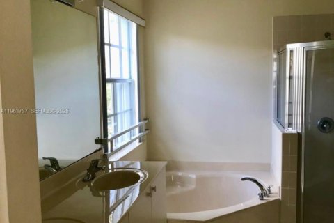 Купить таунхаус в Мирамар, Флорида 4 спальни, 168.62м2, № 2025466 - фото 18