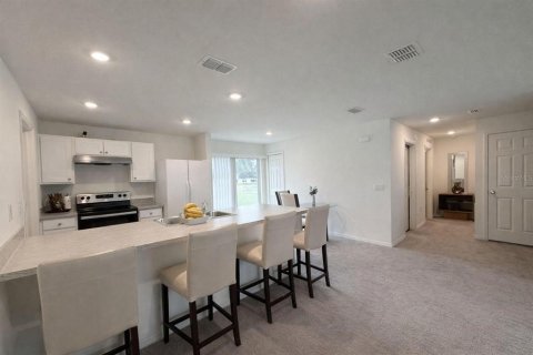 House in Ocala, Florida 2 bedrooms, 98.66 sq.m. № 2205028 - photo 2