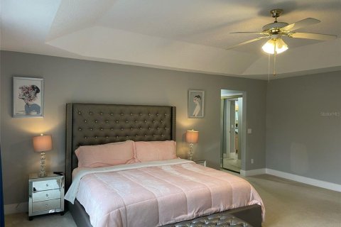 House in Orlando, Florida 5 bedrooms, 288.65 sq.m. № 1898453 - photo 10