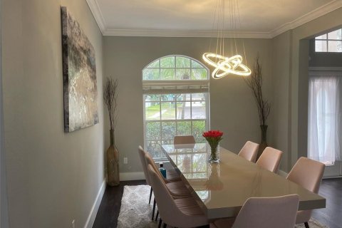 House in Orlando, Florida 5 bedrooms, 288.65 sq.m. № 1898453 - photo 6
