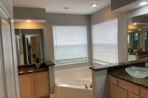 House in Orlando, Florida 5 bedrooms, 288.65 sq.m. № 1898453 - photo 8
