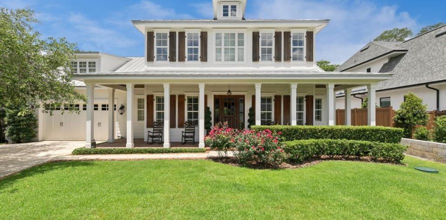 House in Winter Park, Florida 4 bedrooms, 374.95 sq.m. № 2102506