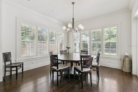 House in Winter Park, Florida 4 bedrooms, 374.95 sq.m. № 2102506 - photo 12
