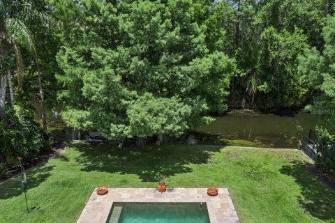 House in Winter Park, Florida 4 bedrooms, 374.95 sq.m. № 2102506 - photo 25