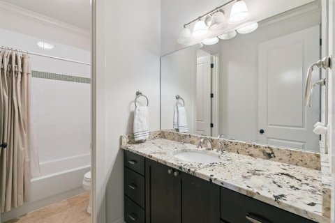 House in Winter Park, Florida 4 bedrooms, 374.95 sq.m. № 2102506 - photo 17