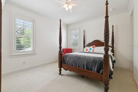House in Winter Park, Florida 4 bedrooms, 374.95 sq.m. № 2102506 - photo 15