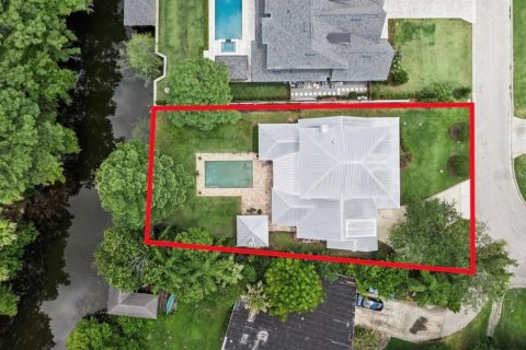 House in Winter Park, Florida 4 bedrooms, 374.95 sq.m. № 2102506 - photo 2