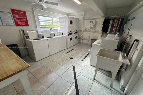 Copropriété à louer à Miami Beach, Floride: 2 chambres, 76.18 m2 № 1996587 - photo 18