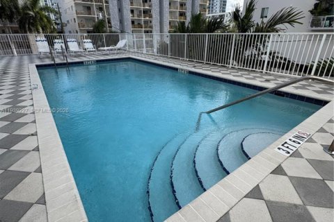 Copropriété à louer à Miami Beach, Floride: 2 chambres, 76.18 m2 № 1996587 - photo 16