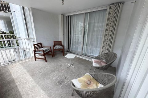 Copropriété à louer à Miami Beach, Floride: 2 chambres, 76.18 m2 № 1996587 - photo 10