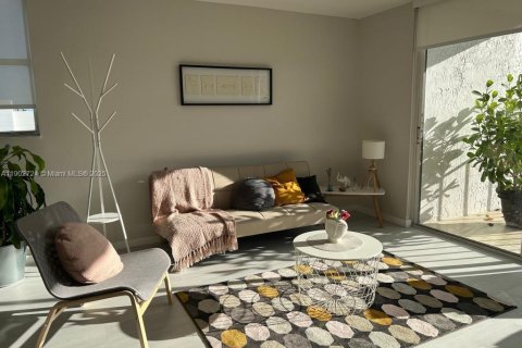 Copropriété à vendre à Miami, Floride: 1 chambre, 72 m2 № 1953055 - photo 2