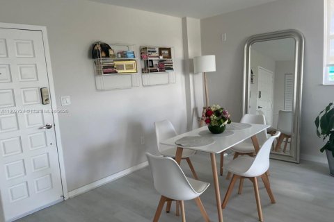 Copropriété à vendre à Miami, Floride: 1 chambre, 72 m2 № 1953055 - photo 3