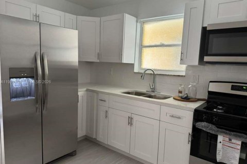 Appartement à louer à Hialeah, Floride: 2 chambres № 1996844 - photo 2