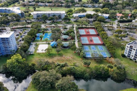 Condo in Pompano Beach, Florida, 2 bedrooms  № 2086000 - photo 5