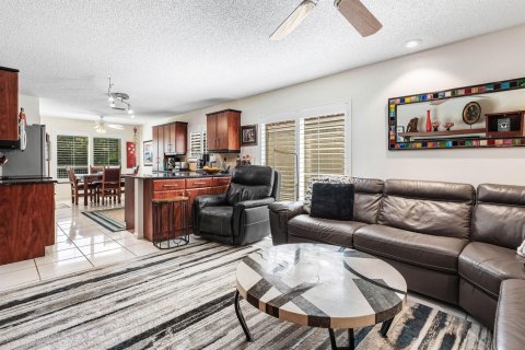 House in Boca Raton, Florida 3 bedrooms, 204.94 sq.m. № 2417712 - photo 16