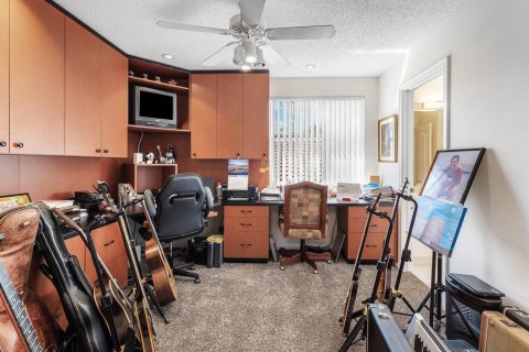 House in Boca Raton, Florida 3 bedrooms, 204.94 sq.m. № 2417712 - photo 28