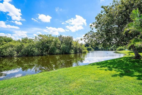 House in Boca Raton, Florida 3 bedrooms, 204.94 sq.m. № 2417712 - photo 7