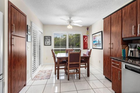 House in Boca Raton, Florida 3 bedrooms, 204.94 sq.m. № 2417712 - photo 21