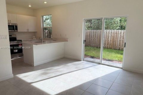 Touwnhouse à louer à Homestead, Floride: 3 chambres № 2313636 - photo 6