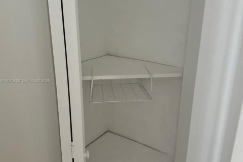 Appartement à louer à Miami, Floride: 2 chambres, 76.92 m2 № 2243403 - photo 11