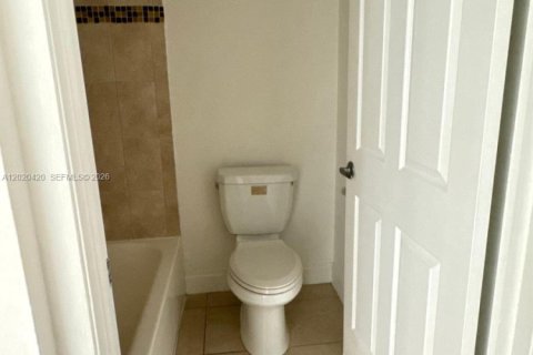 Appartement à louer à Miami, Floride: 2 chambres, 76.92 m2 № 2243403 - photo 18