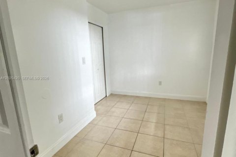 Appartement à louer à Miami, Floride: 2 chambres, 76.92 m2 № 2243403 - photo 19
