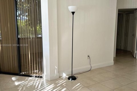 Appartement à louer à Miami, Floride: 2 chambres, 76.92 m2 № 2243403 - photo 16