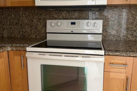 Appartement à louer à Miami, Floride: 2 chambres, 76.92 m2 № 2243403 - photo 5