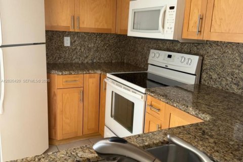 Appartement à louer à Miami, Floride: 2 chambres, 76.92 m2 № 2243403 - photo 7