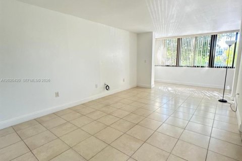 Appartement à louer à Miami, Floride: 2 chambres, 76.92 m2 № 2243403 - photo 14