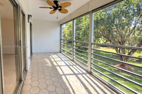 Condominio en alquiler en Coconut Creek, Florida, 2 dormitorios, 107.4 m2 № 2080394 - foto 9