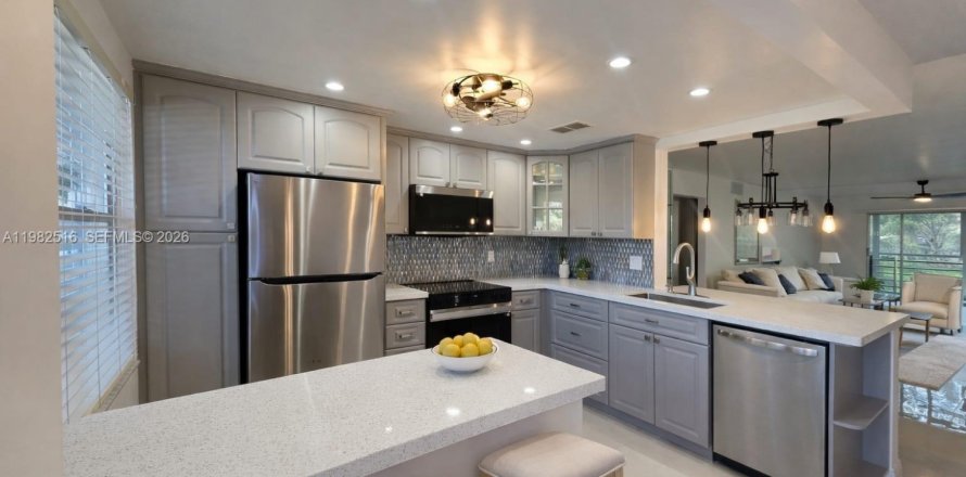 Condominio en Coconut Creek, Florida, 2 dormitorios  № 2080394