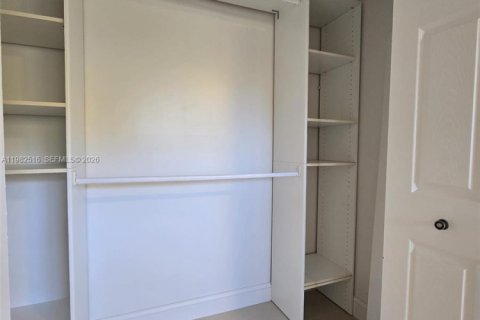 Condominio en alquiler en Coconut Creek, Florida, 2 dormitorios, 107.4 m2 № 2080394 - foto 18