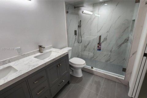 Condominio en alquiler en Coconut Creek, Florida, 2 dormitorios, 107.4 m2 № 2080394 - foto 12