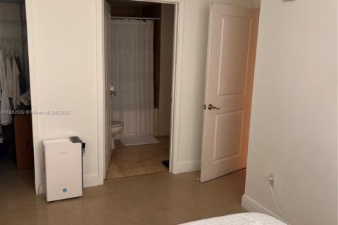 Купить кондоминиум в Майами, Флорида 2 спальни, 87.51м2, № 1891045 - фото 12