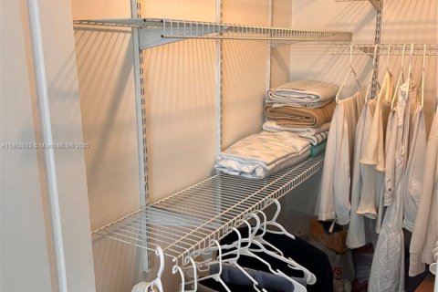 Купить кондоминиум в Майами, Флорида 2 спальни, 87.51м2, № 1891045 - фото 15