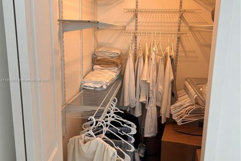Купить кондоминиум в Майами, Флорида 2 спальни, 87.51м2, № 1891045 - фото 14