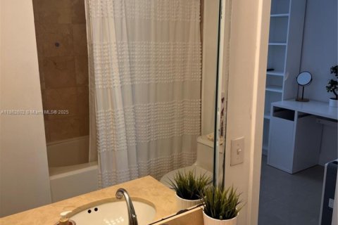 Купить кондоминиум в Майами, Флорида 2 спальни, 87.51м2, № 1891045 - фото 17