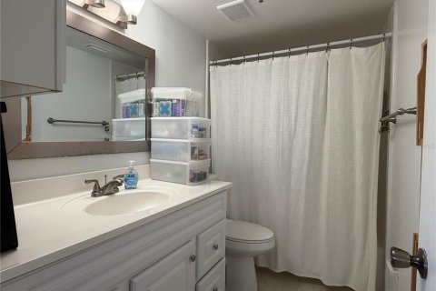 Condo in Orlando, Florida, 2 bedrooms № 2209991 - photo 8