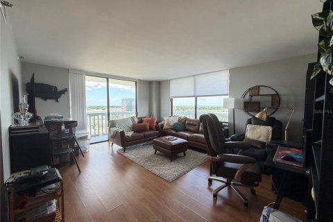 Condo in Orlando, Florida, 2 bedrooms № 2209991 - photo 13