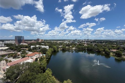 Condo in Orlando, Florida, 2 bedrooms № 2209991 - photo 17