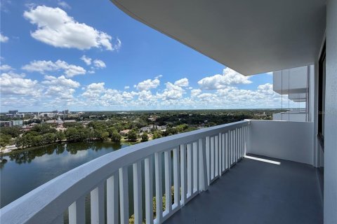 Condo in Orlando, Florida, 2 bedrooms № 2209991 - photo 16