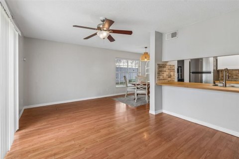 Adosado en venta en Tampa, Florida, 3 dormitorios, 127.09 m2 № 2096727 - foto 14