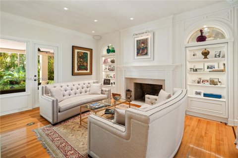 Casa en venta en Miami, Florida, 6 dormitorios, 472.78 m2 № 1996212 - foto 6