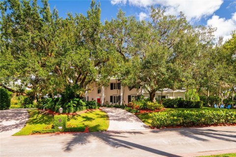 Casa en venta en Miami, Florida, 6 dormitorios, 472.78 m2 № 1996212 - foto 2