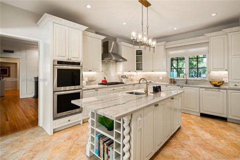 Casa en venta en Miami, Florida, 6 dormitorios, 472.78 m2 № 1996212 - foto 15
