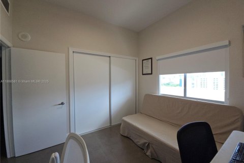 Condo in Miami, Florida, 2 bedrooms  № 2052930 - photo 24