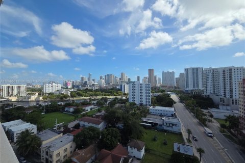 Condo in Miami, Florida, 2 bedrooms  № 2052930 - photo 8