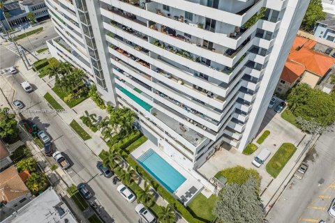 Condo in Miami, Florida, 2 bedrooms  № 2052930 - photo 2