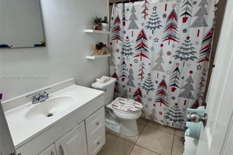 House in Miami Gardens, Florida 3 bedrooms, 120.03 sq.m. № 2011657 - photo 8